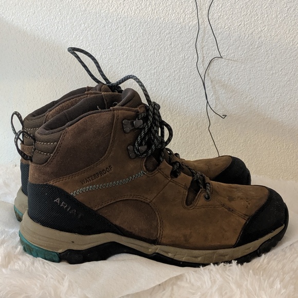 ariat women's skyline mid waterproof boot